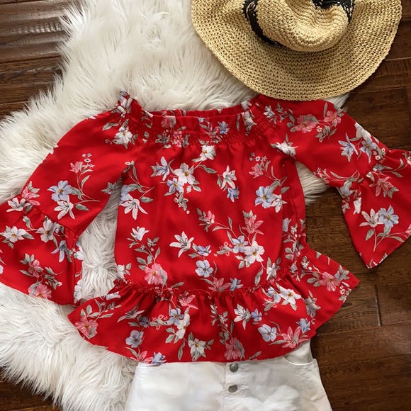 Off the shoulder red floral shirt from H&M - Picture 2 of 3